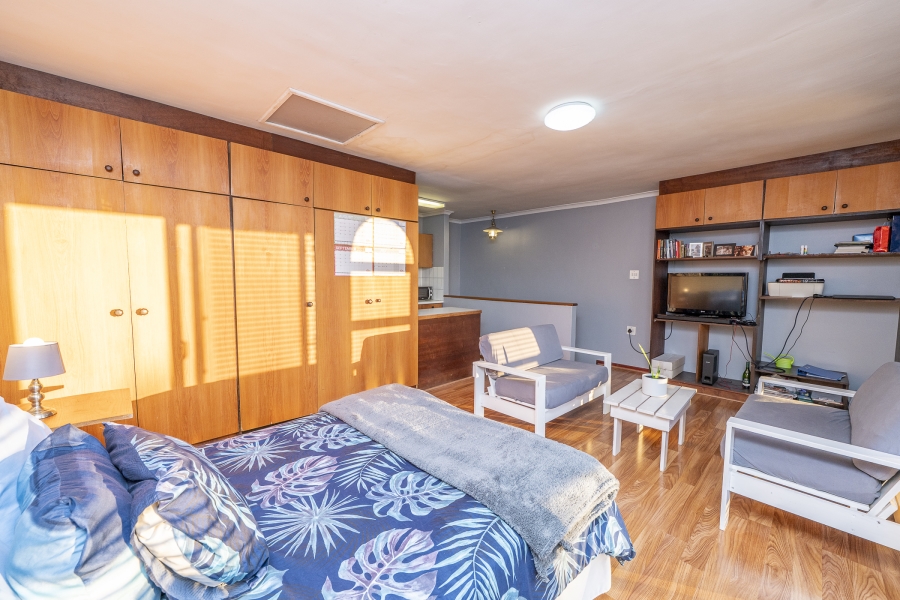 5 Bedroom Property for Sale in Protea Heights Western Cape